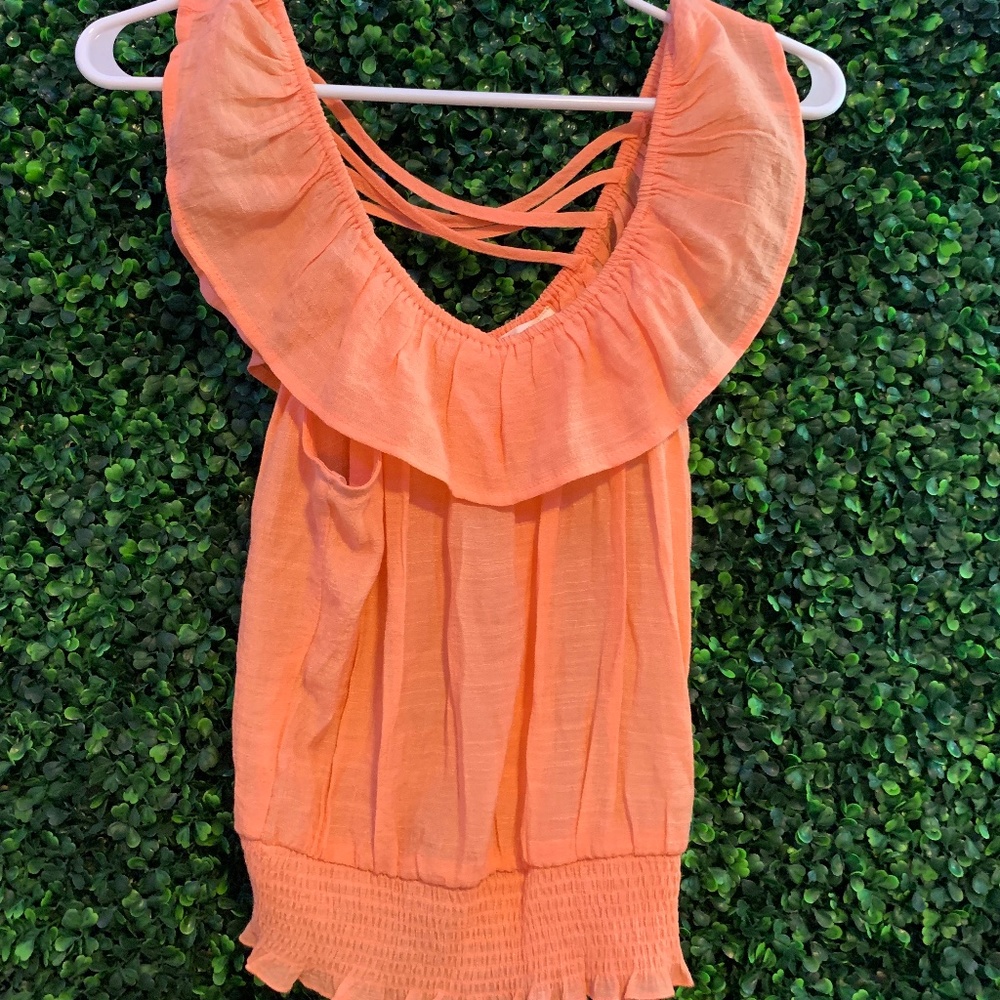 MINE Sleeveless Peach Top - Crop Top Fit
